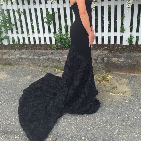 Dress - Picture 4 of 5